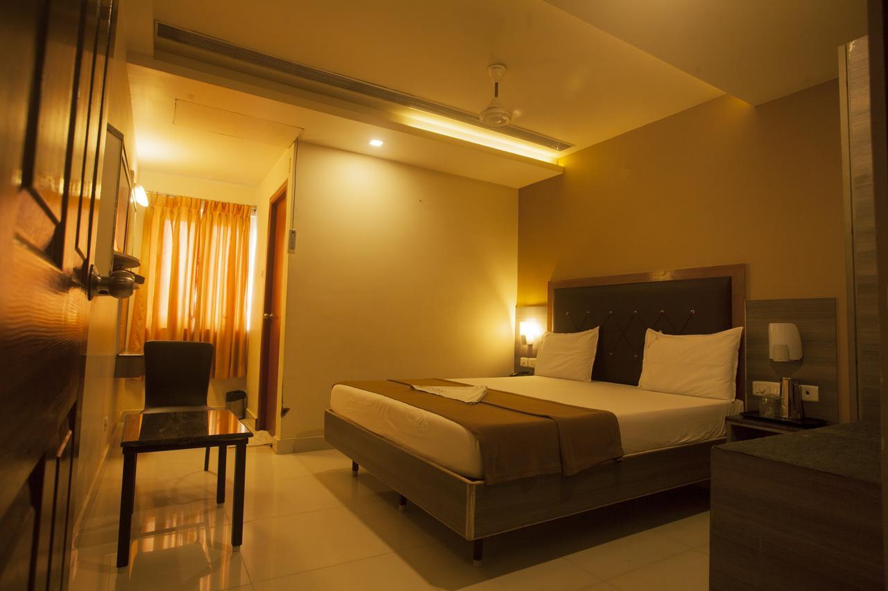 P K Rresidency Madurai Esterno foto