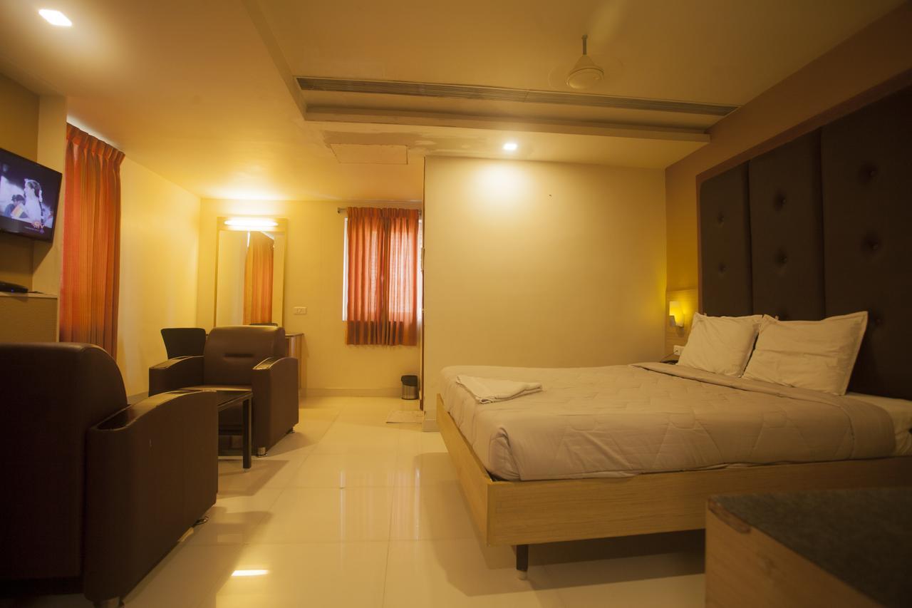 P K Rresidency Madurai Esterno foto